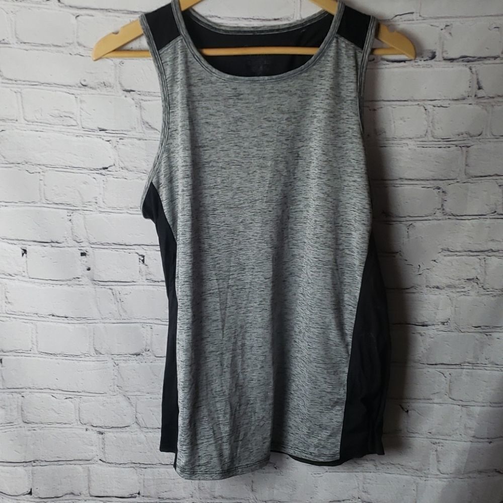 Sports Top‎